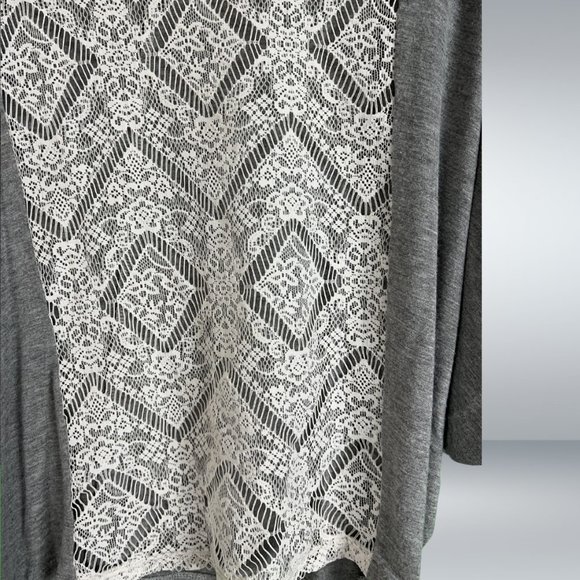 BKE heathered grey batwing tunic top with mesh lace front without lining. - Picture 6 of 6